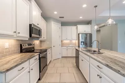 16374 Barclay Ct, Naples, FL 34110 - Photo 11