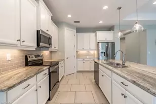 16374 Barclay Ct, Naples, FL 34110 - Photo 11