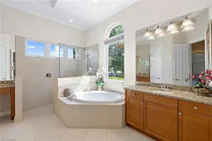 8894 Shenendoah Cir, Naples, FL 34113 - Photo 17