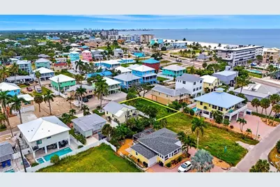 137 Pearl St, Fort Myers Beach, FL 33931 - Photo 5
