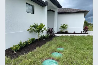 821 Newell St E, Lehigh Acres, FL 33974 - Photo 9