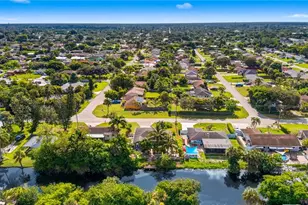 2315 54th Terrace SW, Naples, FL 34116 - Photo 37