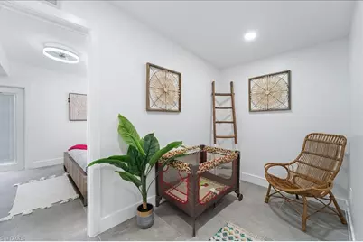 2123 Holiday Ln, Naples, FL 34104 - Photo 19