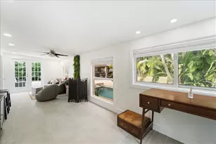 2123 Holiday Ln, Naples, FL 34104 - Photo 17