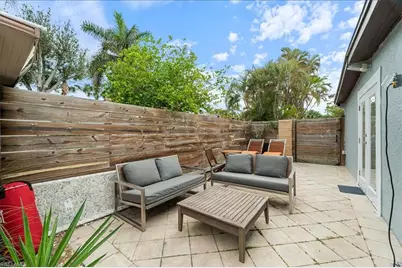 2123 Holiday Ln, Naples, FL 34104 - Photo 39