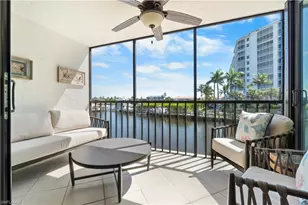 271 Southbay Dr, Naples, FL 34108 - Photo 11