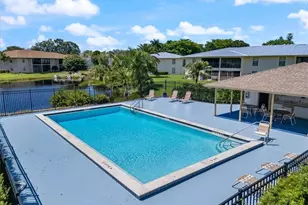 141 Cypress Way E, Naples, FL 34110 - Photo 3