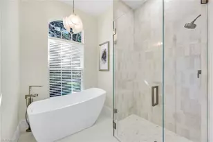 237 Charleston Ct, Naples, FL 34110 - Photo 15
