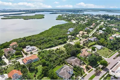680 Inlet Dr, Marco Island, FL 34145 - Photo 9