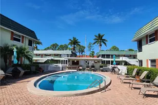 300 Valley Stream Dr, Naples, FL 34113 - Photo 9