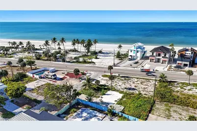 117 Hibiscus Dr, Fort Myers Beach, FL 33931 - Photo 3