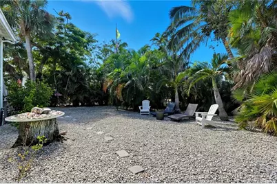167 Coconut Dr, Fort Myers Beach, FL 33931 - Photo 21