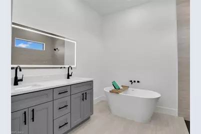 405 NW 14th St, Cape Coral, FL 33993 - Photo 23