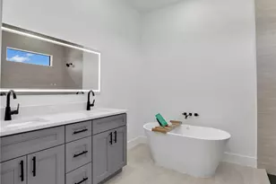 405 NW 14th St, Cape Coral, FL 33993 - Photo 23