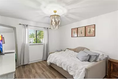 205 Madison Dr, Naples, FL 34110 - Photo 23