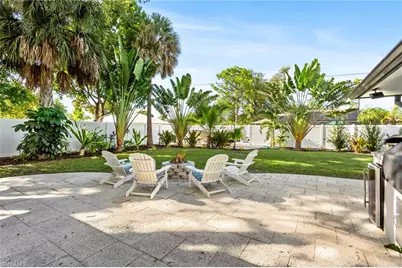 205 Madison Dr, Naples, FL 34110 - Photo 29