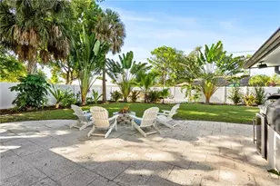 205 Madison Dr, Naples, FL 34110 - Photo 29
