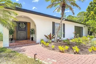 525 15th St SW, Naples, FL 34117 - Photo 3