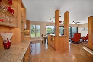 104 Clubhouse Dr, Naples, FL 34105 - Photo 3