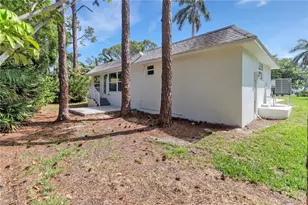 272 Yorkshire Ct, Naples, FL 34112 - Photo 31
