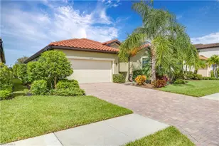 1602 Santiago Cir, Naples, FL 34113 - Photo 3