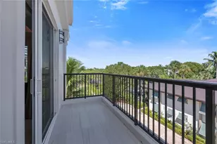 490 5th St S, Naples, FL 34102 - Photo 25