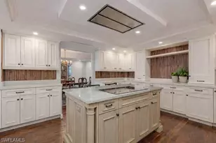 5601 Turtle Bay Dr, Naples, FL 34108 - Photo 5