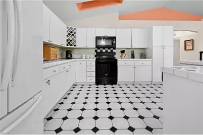 540 7th St SW, Naples, FL 34117 - Photo 7