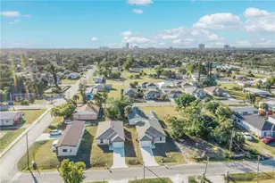 2120 French St, Fort Myers, FL 33916 - Photo 3