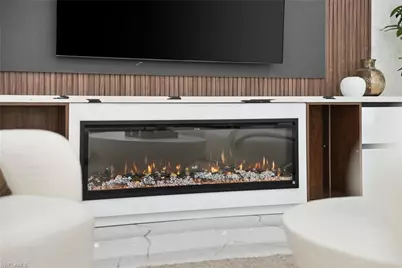 135 7th St N, Naples, FL 34102 - Photo 15