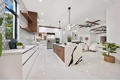 135 7th St N, Naples, FL 34102 - Photo 9