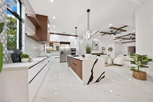 135 7th St N, Naples, FL 34102 - Photo 9