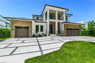 135 7th St N, Naples, FL 34102 - Photo 47