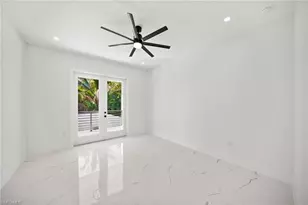 135 7th St N, Naples, FL 34102 - Photo 33