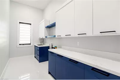 10 Caribbean Rd, Naples, FL 34108 - Photo 35