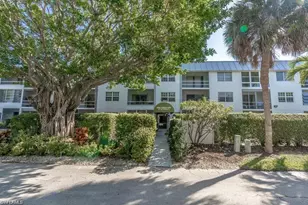 72 7th St S, Naples, FL 34102 - Photo 23