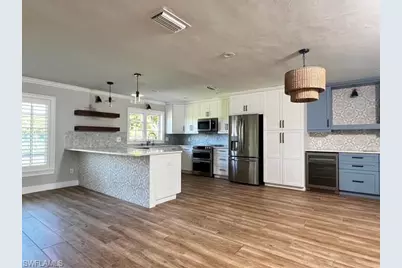 321 Burning Tree Dr, Naples, FL 34105 - Photo 3