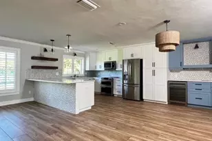 321 Burning Tree Dr, Naples, FL 34105 - Photo 3