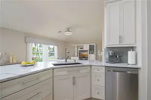2250 Grove Dr, Naples, FL 34120 - Photo 9