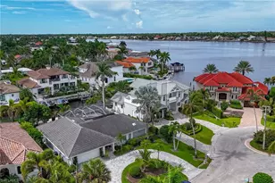 1320 Marlin Dr, Naples, FL 34102 - Photo 3