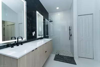 402 Thompson Ave, Lehigh Acres, FL 33972 - Photo 15