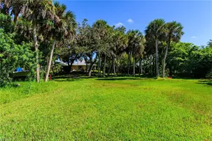 900 Henderson Creek Dr, Naples, FL 34114 - Photo 29