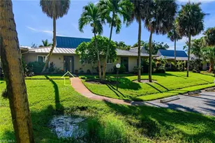 900 Henderson Creek Dr, Naples, FL 34114 - Photo 1