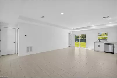 884 Chemstrand St E, Lehigh Acres, FL 33974 - Photo 5