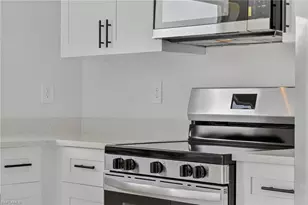 884 Chemstrand St E, Lehigh Acres, FL 33974 - Photo 23