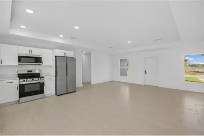 884 Chemstrand St E, Lehigh Acres, FL 33974 - Photo 11