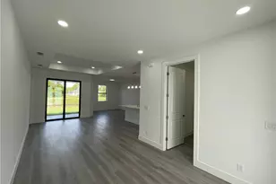 818 Anaconda Ave S, Lehigh Acres, FL 33974 - Photo 7