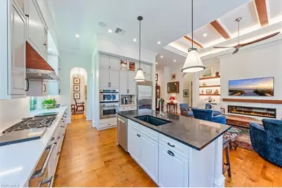 18051 Lagos Way, Naples, FL 34110 - Photo 9