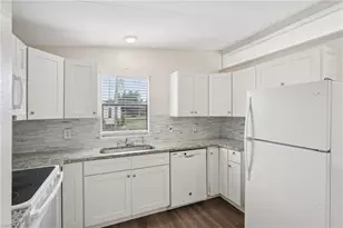 53 Grosbeak Ln, Naples, FL 34114 - Photo 7