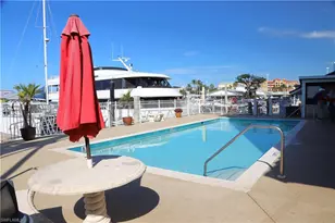 750 River Point Dr, Naples, FL 34102 - Photo 3